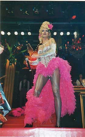 021_wanda_in_pink